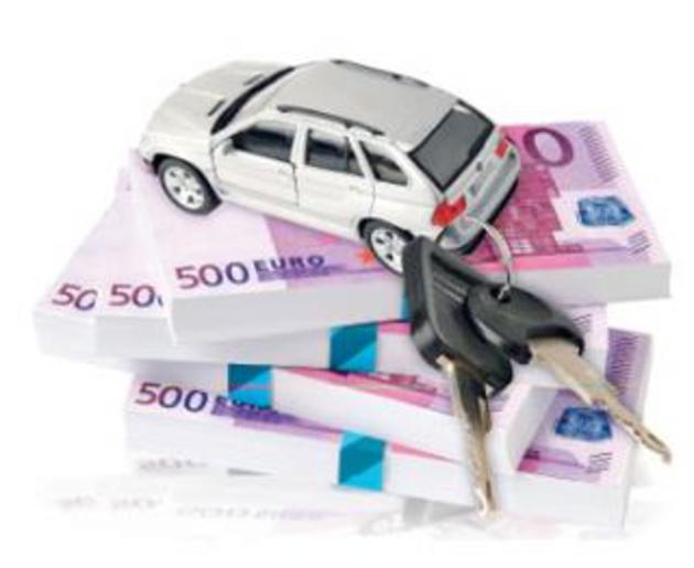Шахрай взяв гроші за машину, але не продав її