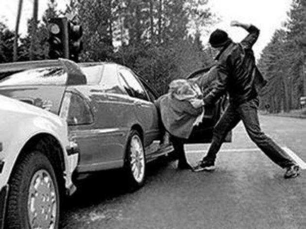 Тячівські грабіжники відібрали іномарку, щоб відвезти її на кладовище?