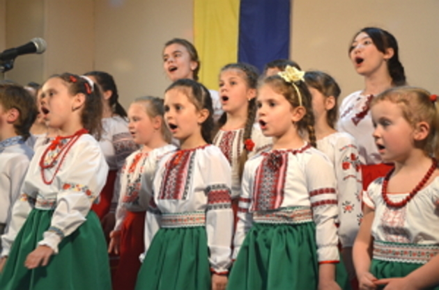 Дитяча студія «Намисто» розважала своїх батьків і друзів Великодніми святами