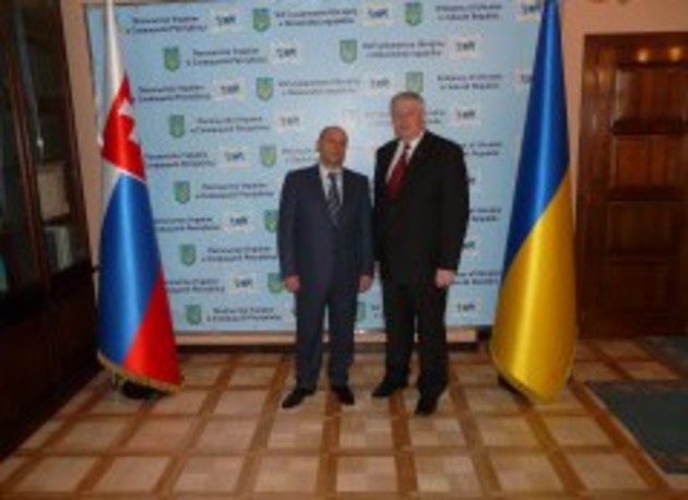 Надзвичайний і Повноважний посол України в Словаччині Олег Гаваші взяв участь у тристоронніх переговорах з питань енергетичної безпеки України