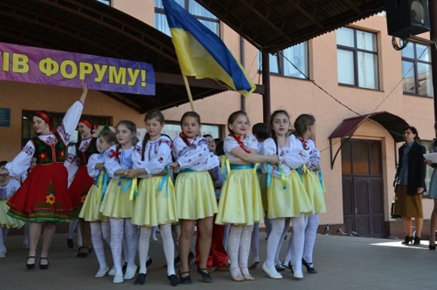 Всесвітній день танцю відзначили у гірському Тячеві