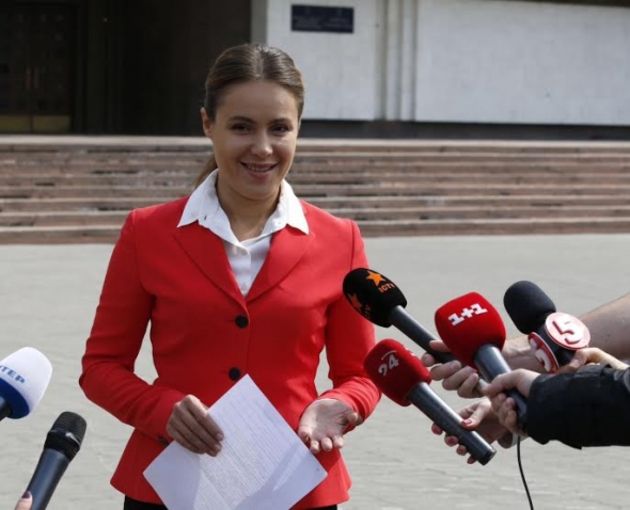 Королевська знялася з виборів Президента, бо вони розколюють країну