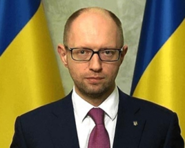 Яценюк закликав співвітчизників не піддаватися провокаціям на День Перемоги