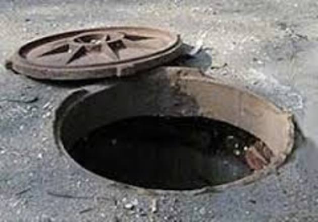 В Ужгороді «лючний» крадій попався «на гарячому»