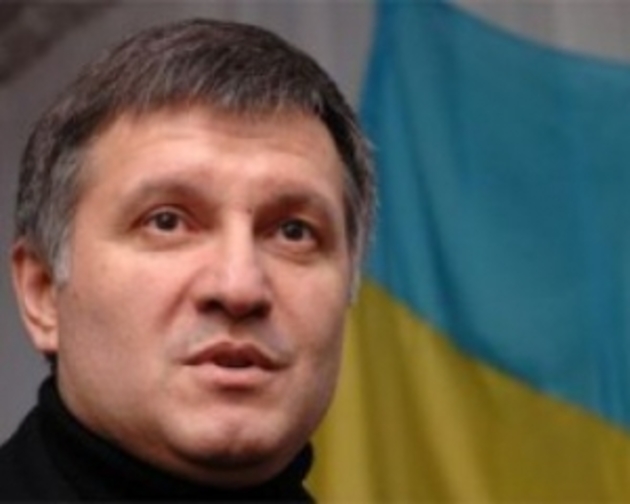 Аваков каже, що не зупинить АТО поки триває терор населення 