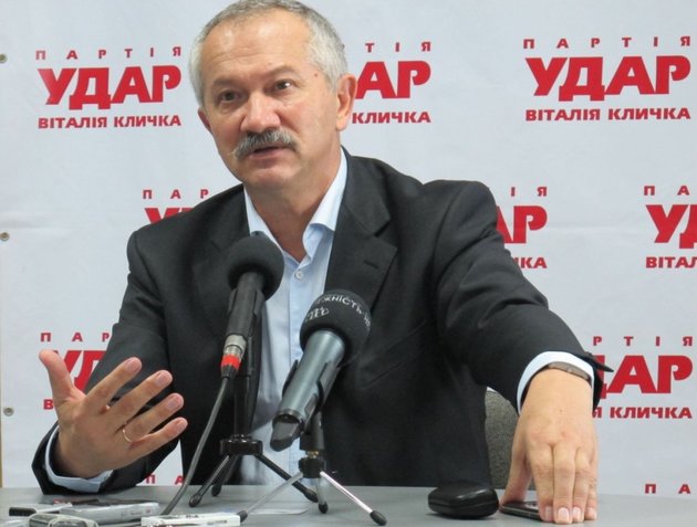 Закарпатський нардеп-«ударівець» : Влада роками вела країну до боргової ями, приховуючи реальні проблеми економіки 