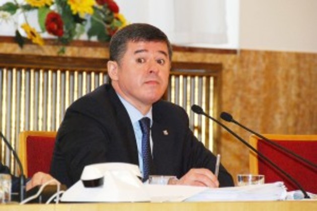 Голова облради підкуповує голів Міжгірщини напередодні виборів? 