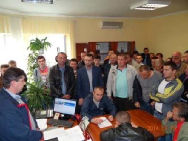 «Правий сектор» навідався у Хустський РЕМ