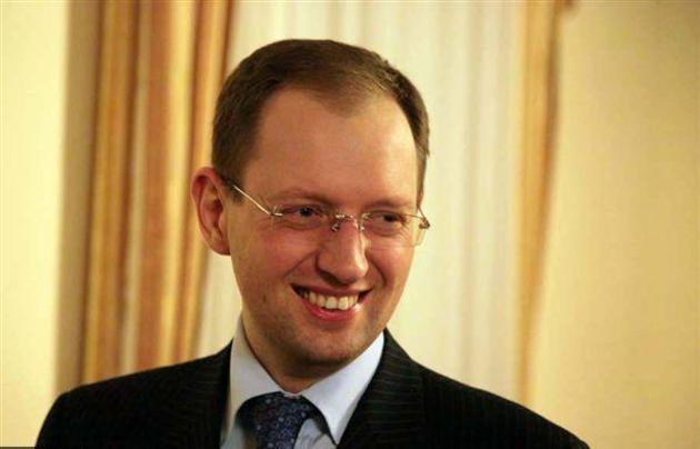 Яценюк поклав відповідальність за проведення виборів на губернаторів та мерів