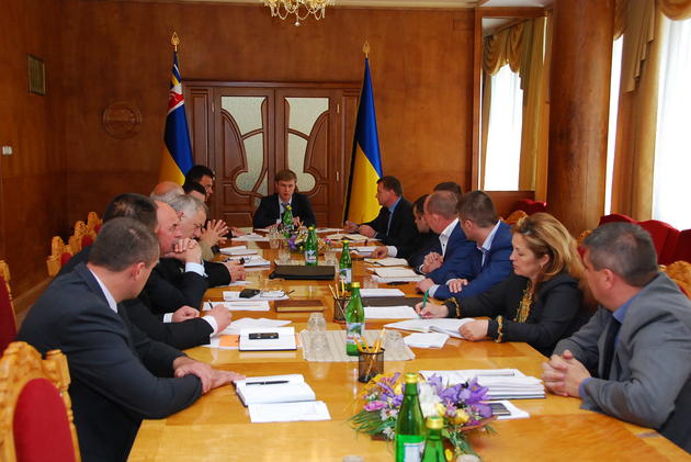 Лунченко доручив розробити стратегію розвитку районів та підвищити рівень життя закарпатців