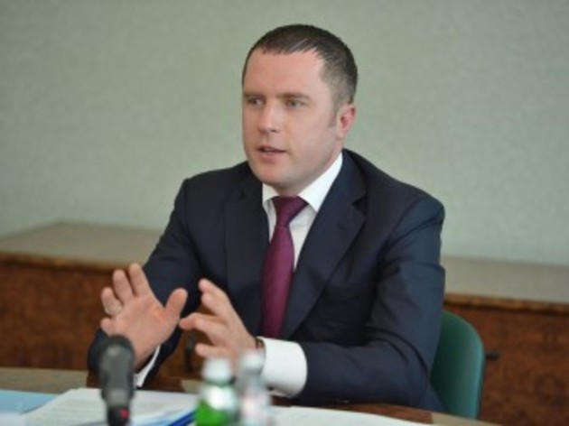 Погодинна оплата праці повинна становити не менше трьох доларів. Людина, яка отримує менше, переступає межу бідності - Рибаков 
