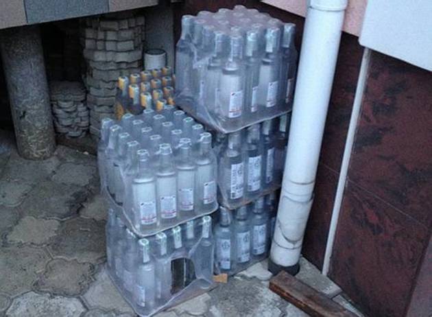 Цех сумнівної «оковитої» виявили ужгородські міліціянти