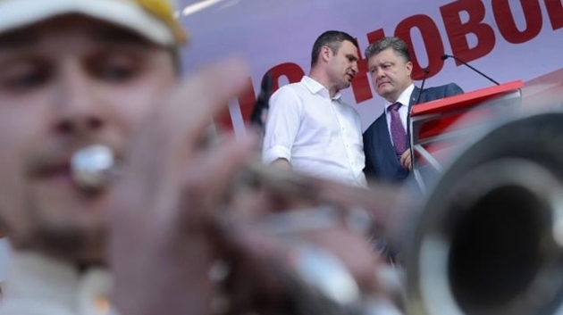 Ми не вибрали Порошенка. Ми всього-на-всього на нього погодились