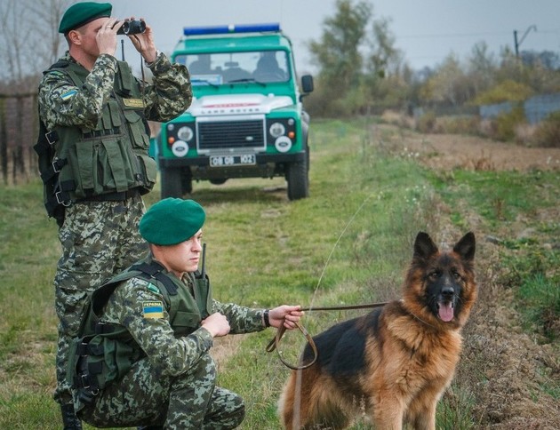 Озброєного нелегала затримали