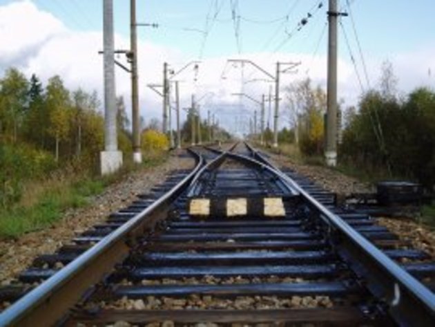 На Мукачівщині нетверезий чоловік намагався «протаранити» потяг