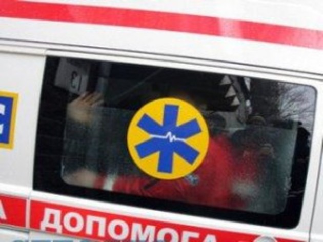 22-річний берегівчанин не впорався з керуванням і врізався у металевий контейнер для сміття