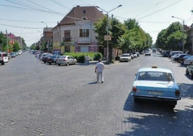 З-перед носа мукачівських міліціянтів невідомі обікрали авто