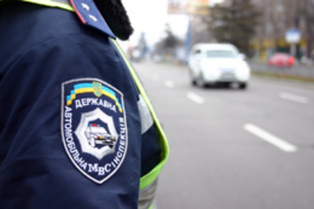 Ужгородські «даішники» від хабара відмовилися, але гроші забрали