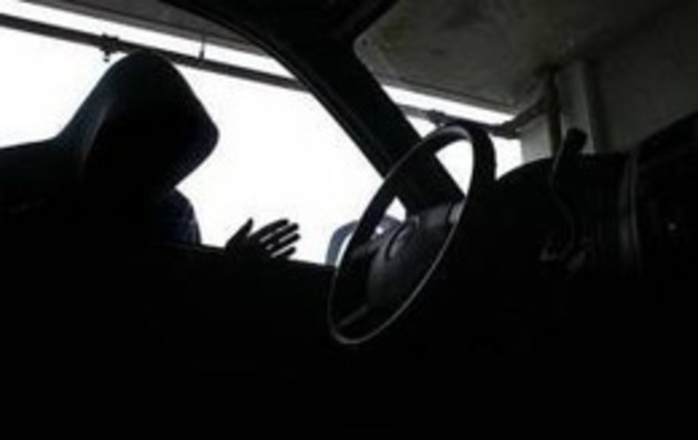 У виноградівця з автівки вкрали 15 тисяч гривень