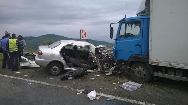 Біля села Латірка внаслідок ДТП львів’янку затисло у власному авто