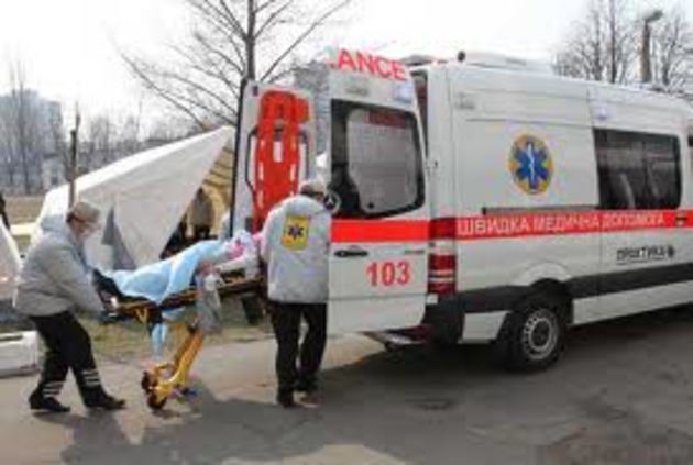 Ужгородець впав з другого поверху житлового будинку