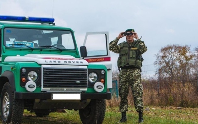 Закарпатський автоцентр поступився на тендерах словацькій компанії у поставці спецавтомобілів для прикодонників