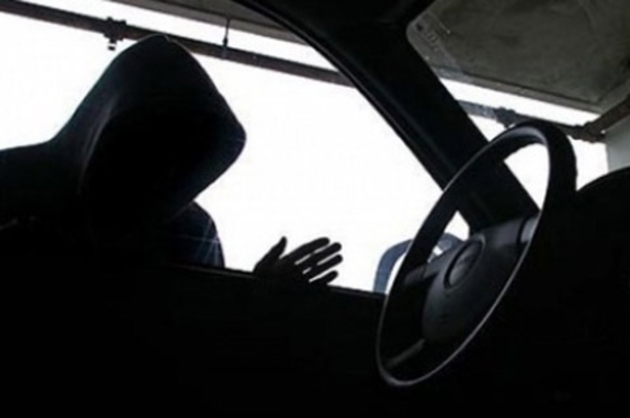 Вночі у місті над Латорицею викрали 18-річний бус