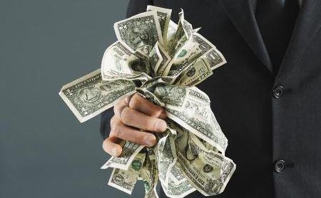 З нардепів та чиновників «вичавлять» понад 400 мільйонів
