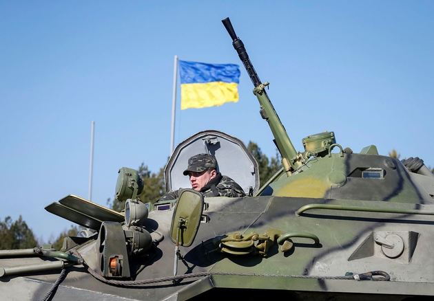 Голова Івано-Франківської облради пропонує Лунченку наслідувати його приклад: піти в армію 
