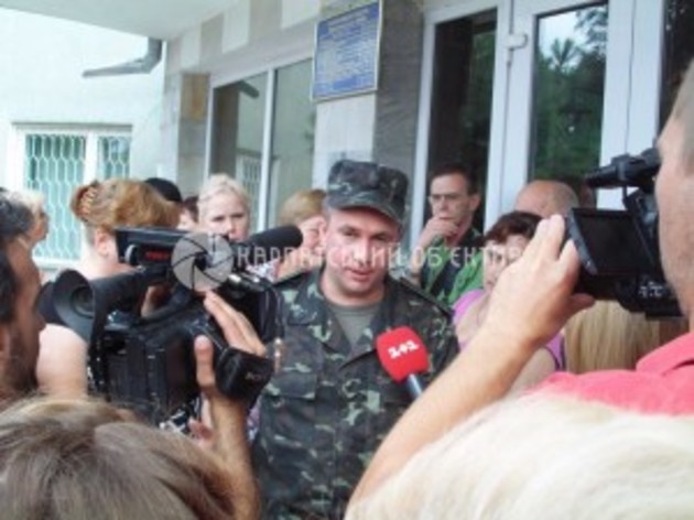 Мукачівські матері обіцяють ставити вимоги до тих пір, поки не припинять відправляти чоловіків у зону АТО (фото, відео)