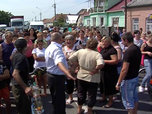Лунченко з Пацканом вислухали мітингувальниць у селі Зняцево 