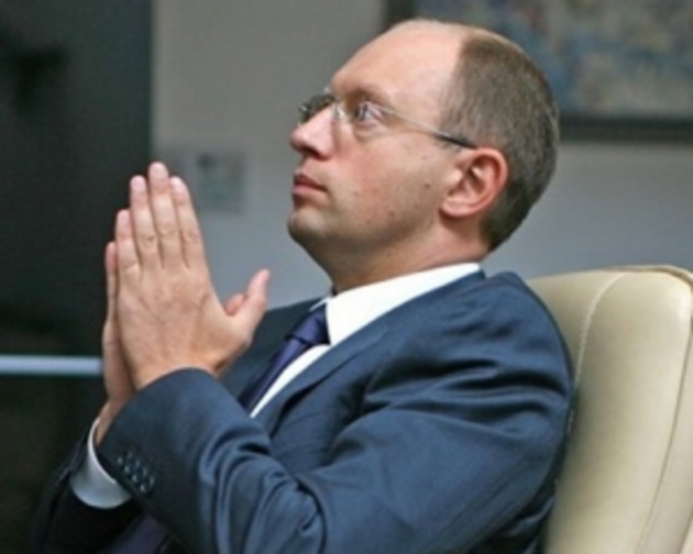 Яценюк умисно знижує обороноздатність країни - експерт
