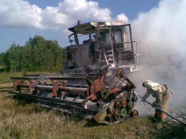 У Цеглівці спалахнув комбайн