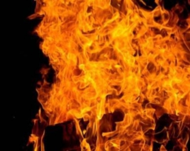 У гуртожитку Мукачева підпалили людину