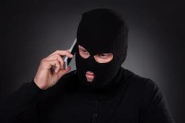 Матерів заробітчан Срібної Землі продовжують обдурювати шахраї