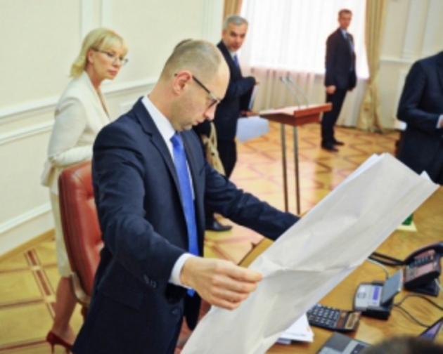 Нинішня влада проміняла задекларовані реформи на посади