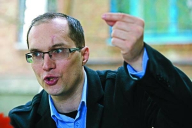 Бутусов: На ключові посади Порошенко розставляє людей, не здатних приймати самостійні рішення 
