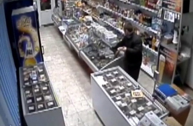 «Мобільного» злодія затримали у місті над Латорицею