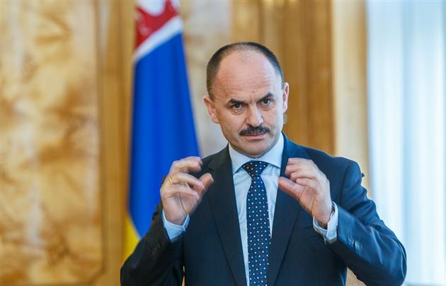 Новопризначений очільник Закарпаття «випхав» з крісла головного лісівника краю 