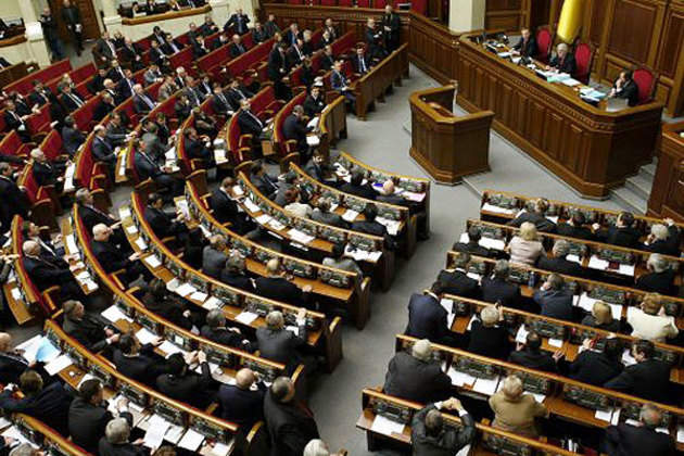 Практично весь уряд «камікадзе» намагається ухилитися від відповідальності, йдучи у парламент 