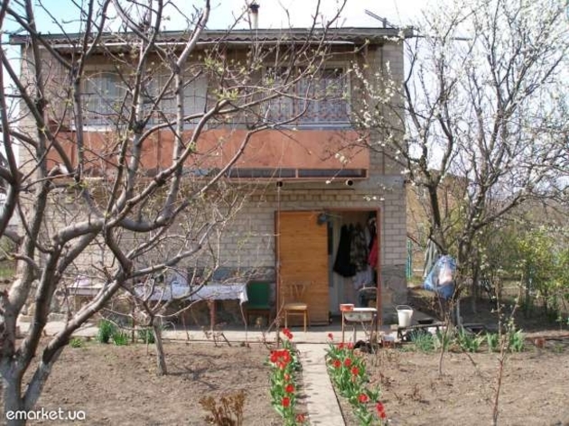 Закон про переведення дачних будинків у житлові - не вирішує проблем простих людей
