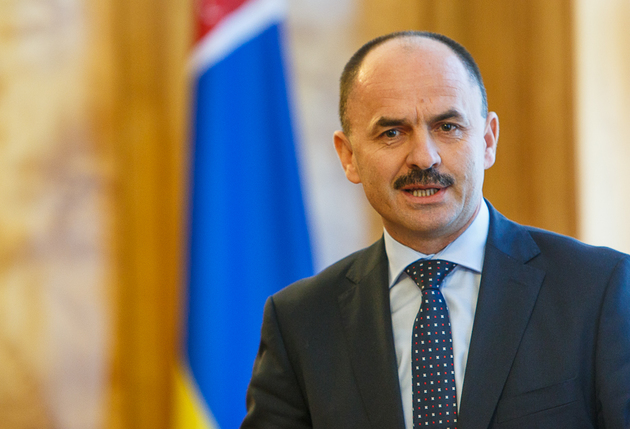 Господар закарпатського «білого дому» закликав «віддати свій голос так, щоби йому не було соромно за край і краян»
