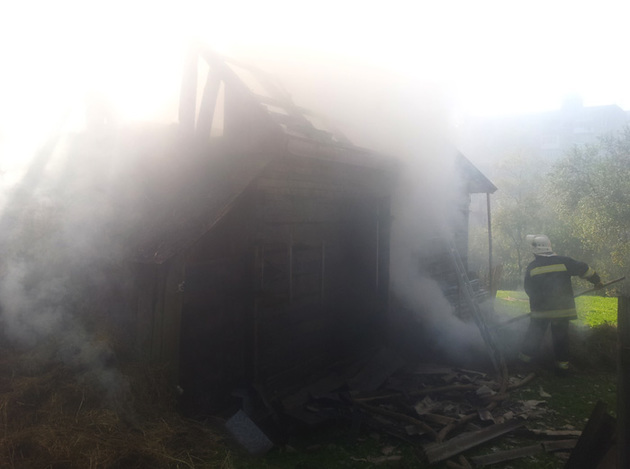 Воловецькі пожежники врятували від вогню житловий будинок (фото)