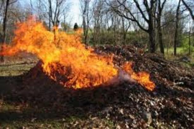 Прибираючи подвір’я хустянин опинився в реанімації