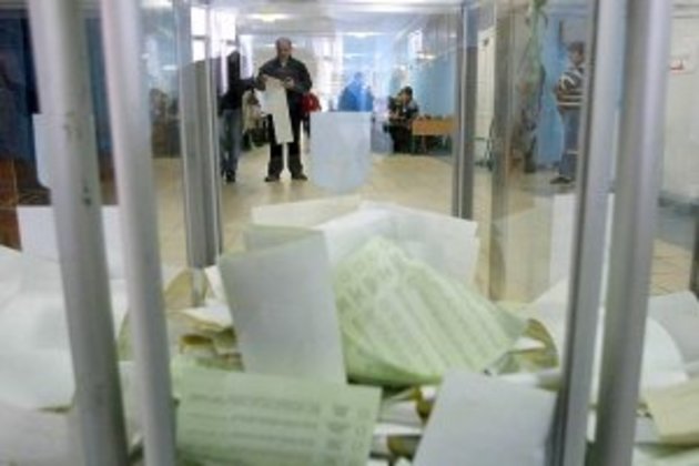 Закарпатські «ударівці» не радять голосувати за «темних конячок-мажоритарників»