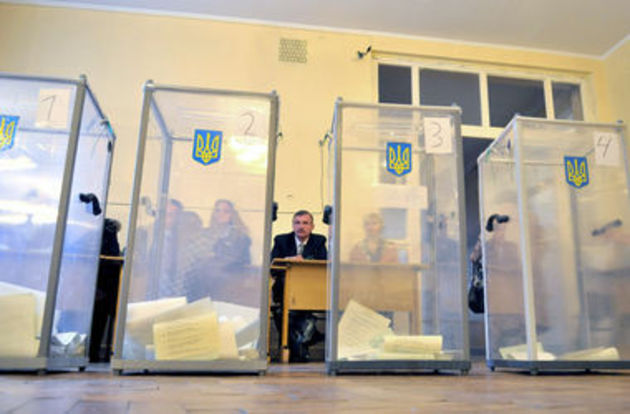 На Хустщині знеструмлюють дільниці а на Берегівщині угорці ігнорують вибори