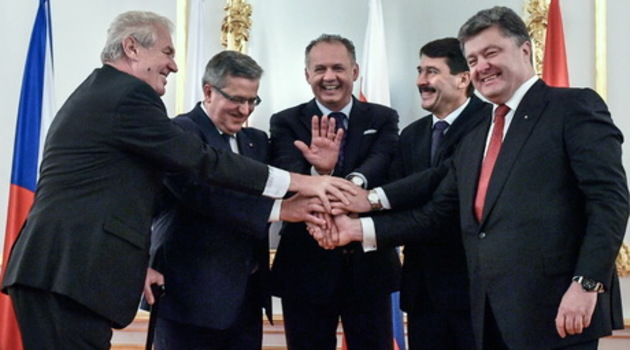 Президент Чехії: Немає сенсу надавати Україні економічну допомогу