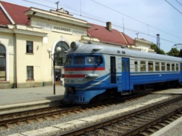Поряд ст. Мукачево невідомі особи пограбували мешканця Закарпаття