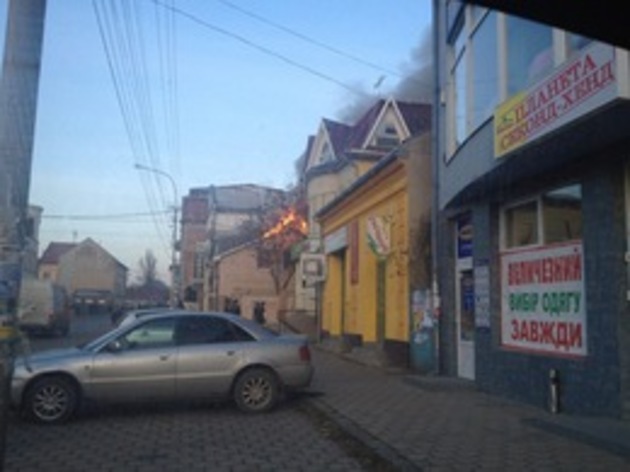 В центрі Ужгорода сталася пожежа