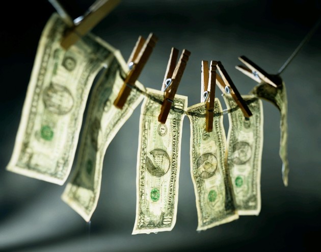 Понад 100 мільйонів євро втрачаємо через пізні перевірки статків чиновників